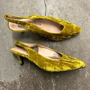 Penny loves kenny pounty toe kitten heel Women's Velvet Slingback holiday